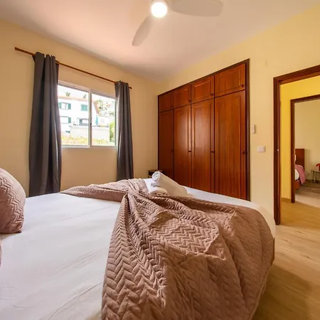 Flowers Island House 7 * Funchal (Madeira)